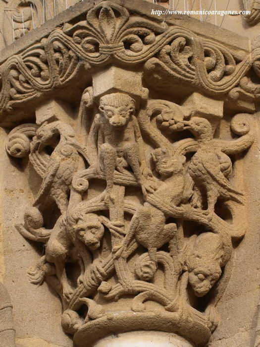 CAPITELES DEL LADO NORTE